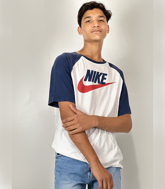 Nike - The Nike Tee White Colorblock Cotton | Size: Medium