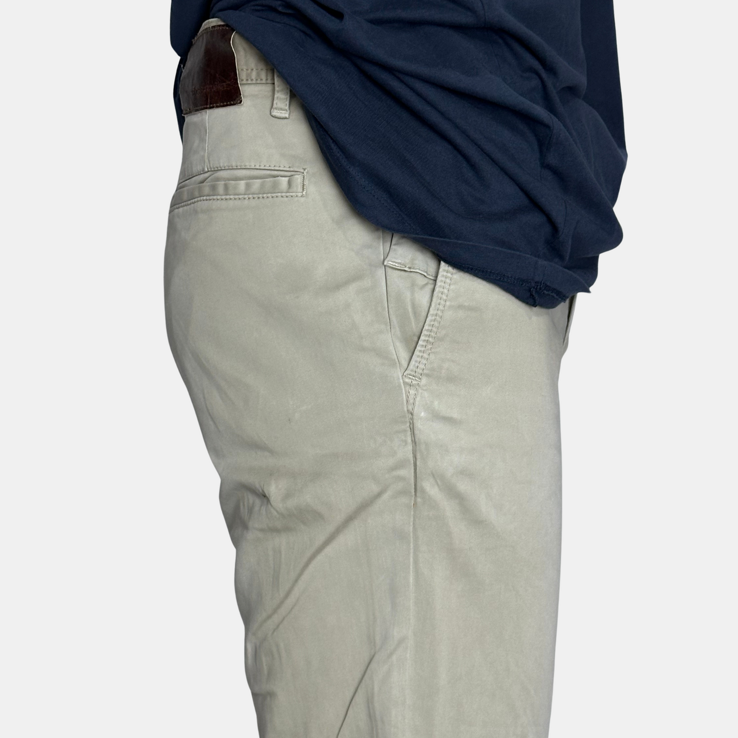 Hugo Boss | Size Waist: 34 - 36 | Length: 41