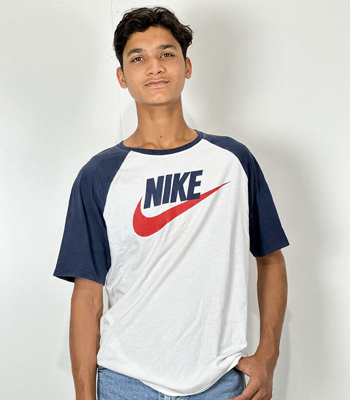 Nike - The Nike Tee White Colorblock Cotton | Size: Medium