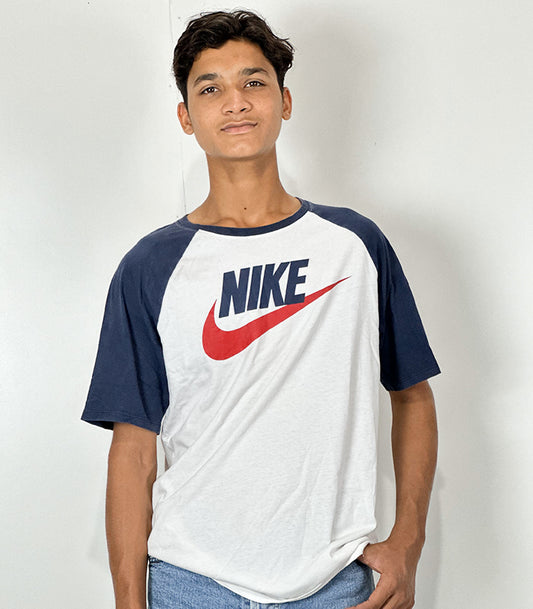 Nike - The Nike Tee White Colorblock Cotton | Size: Medium