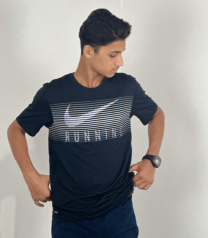 Nike Dry Fit UV Running T Shirt | Size: Medium